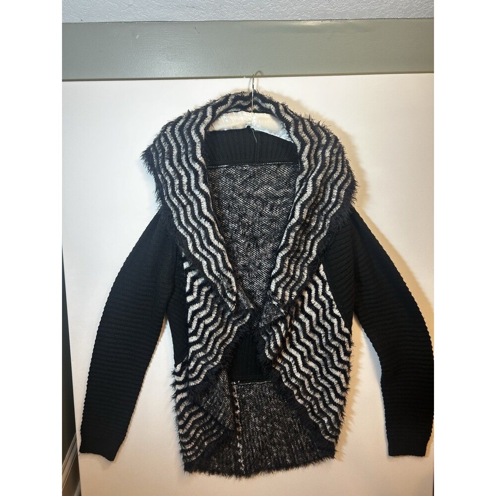 Elsea & Theodore Zebra Knit Cardigan Sweater Black White L Rose Brooch Chic Top - Picture 11 of 14
